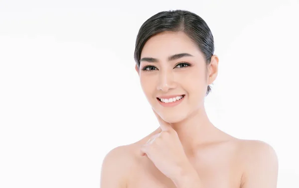 Belle Jeune Femme Asiatique Avec Une Peau Propre Fraîche Sourire — Photo