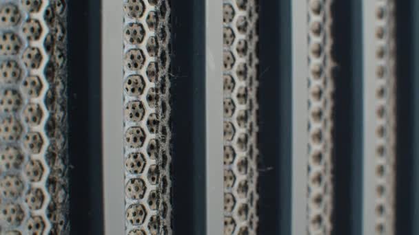 计算机冷却器的尘土飞扬的网格 — 图库视频影像