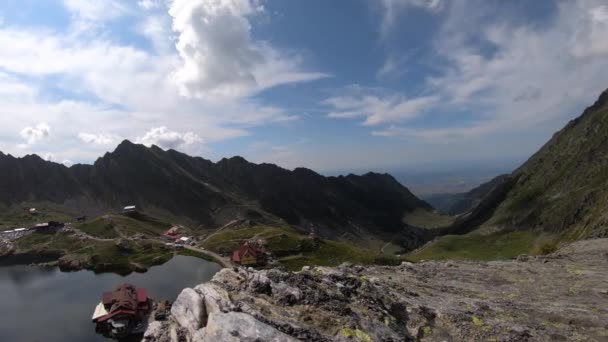 Time Lapse Θέα Στη Λίμνη Του Βουνού Πάνω Από Fagaras — Αρχείο Βίντεο