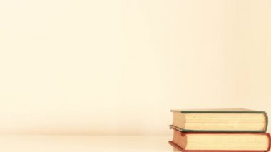 Kitap Yığını - Hareket Canlandırmasını Durdur