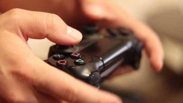 Man Bermain Video Game Menggunakan Joystick — Stok Video