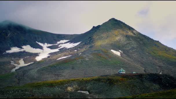 Montagnes, volcans, rochers, collines au Kamchatka — Video
