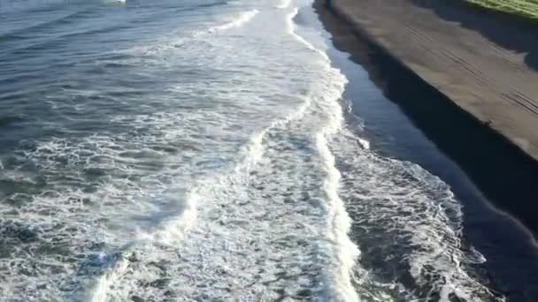 Aero frame vagues, eau, mer, plage, sable, nature, Kamchatka — Video