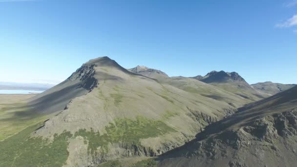 Cadre aérodynamique, montagnes en iceland, nature et voyage — Video