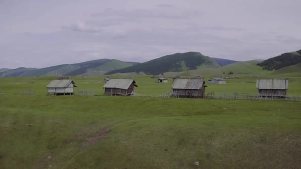 Cuadro, campo, pueblo, montaña, naturaleza y viaje — Vídeos de Stock