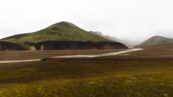Aero frame van IJslandse bergen en natuur — Stockvideo