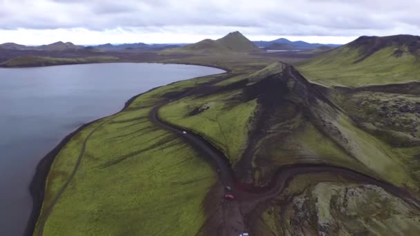 Aero frame van IJsland, bergen, water en natuur — Stockvideo