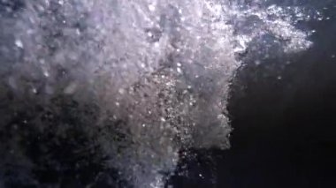 Havuzda sualtı iskeleti, atlet, yüzücü ve spor