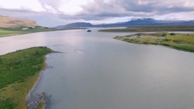İzlanda 'dan, doğadan, dağlardan, volkanlardan ve nehirlerden