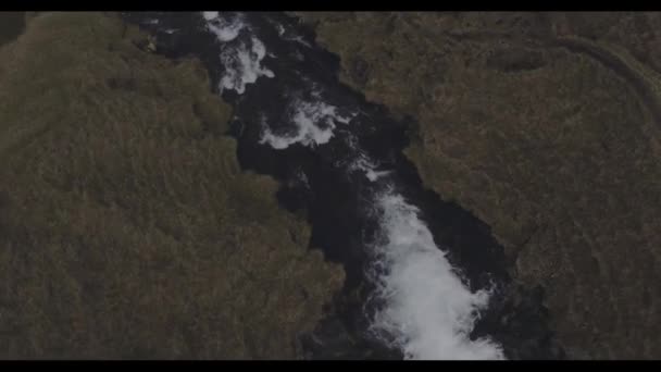 Marco aerodinámico de iceland, cascada, naturaleza y montañas — Vídeo de stock