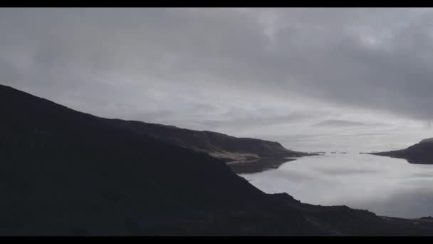 Letecký rám z Islandu, hor a vody — Stock video