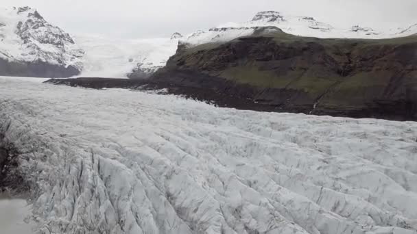 Aero keret iceland, hegyek és jégtáblák, sziklák és kövek — Stock videók