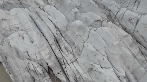 Flugzeuggestell aus Island, Bergen und Eisschollen, Felsen und Steinen — Stockvideo