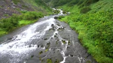 Kamçatka 'dan, şelaleden, doğadan, dağlardan.,