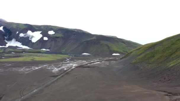 Tiro aéreo de Kamchatka, montanhas da natureza e vulcões — Vídeo de Stock