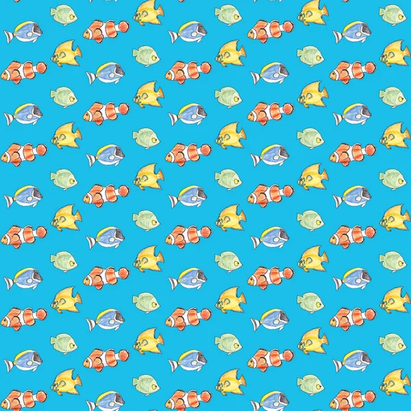 Pola gambar tangan mulus dengan ikan berwarna-warni pada latar belakang biru. — Stok Foto
