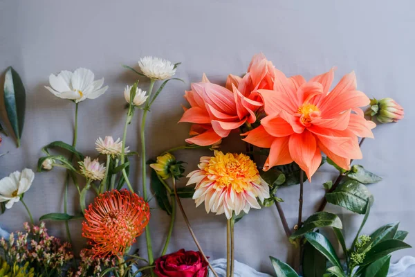 Mooie Bloemige Achtergrond Met Tuinbloemen Boeket Voorbereiding Kopieerruimte — Stockfoto