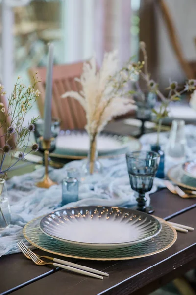 Blauw Goud Boho Bruiloft Decor Feestelijke Bruiloft Tafel Dekken Selectieve — Stockfoto