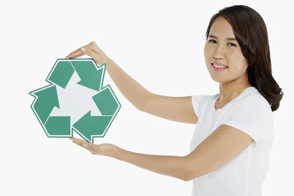 Vrouw Met Een Recycle Logo — Stockfoto