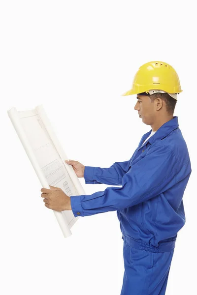 Trabalhador Construção Civil Olhar Para Plano — Fotografia de Stock