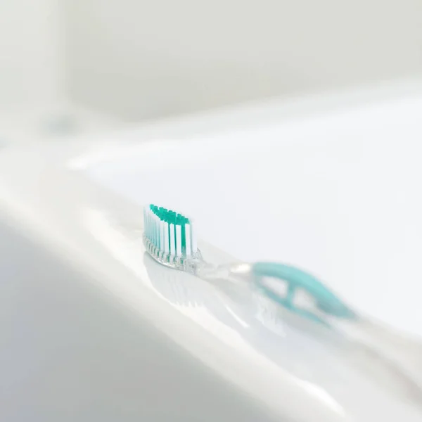 Toothbrush Sink — Stock Photo, Image