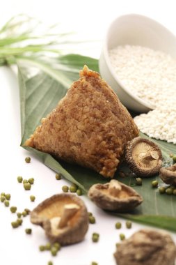 Şangay hamur köftelerini kapatın.