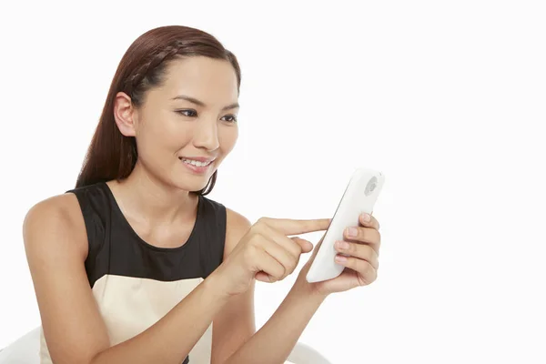 Woman Using Mobile Phone Text Messaging — Stock Photo, Image