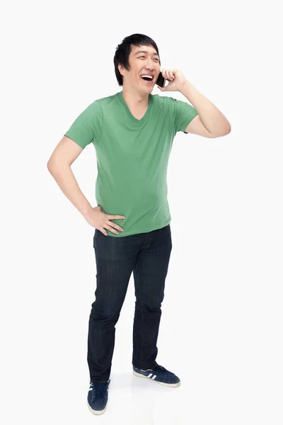 Glada Man Pratar Telefon — Stockfoto