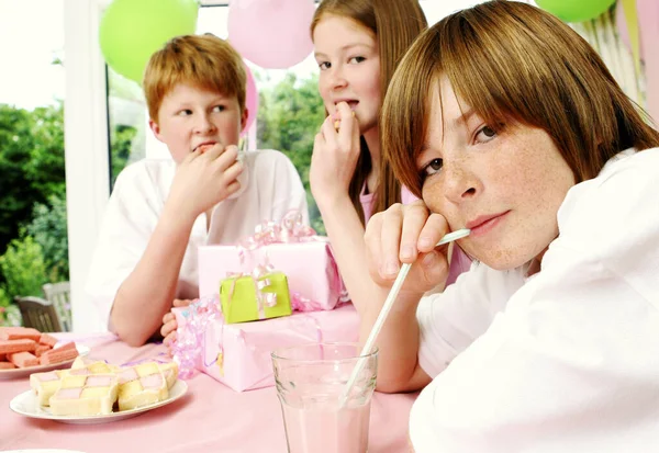 Girl Her Two Brothers Sitting Together Enjoying Food Drinks — Stock Photo, Image