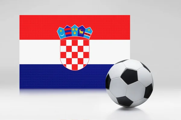 サッカーボールを持つクロアチアの旗 — ストック写真