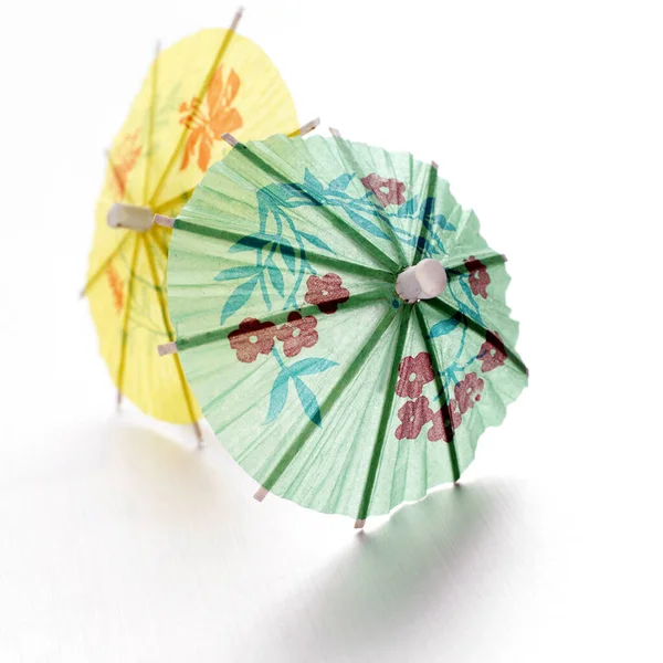 İki mini şemsiyeyi kapat.