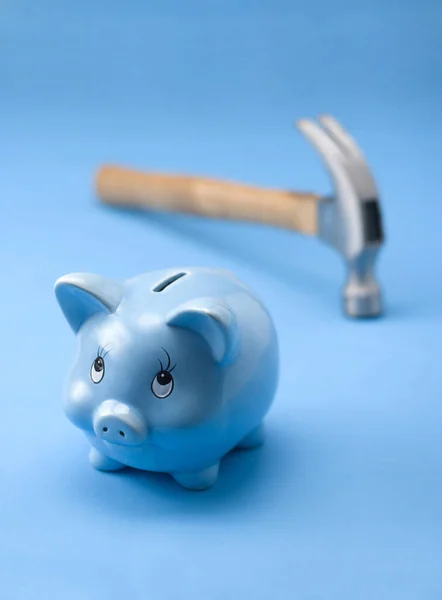 Piggy Bank Een Hamer — Stockfoto