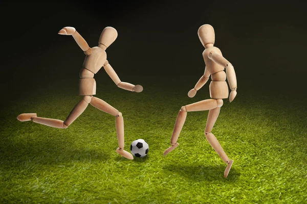 Dřevěné Figuríny Modely Hrát Fotbal — Stock fotografie