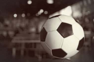 Bir futbol topuna odaklan
