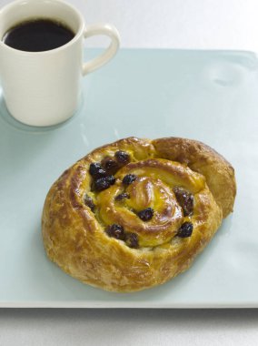 Kuru üzümlü çöreğe yakın çekim