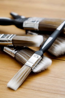 Boya fırçalarını kapat 