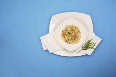 Çin pilavını yakın. 