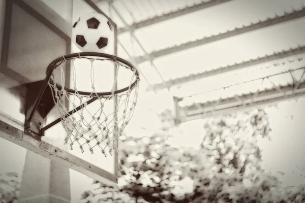 Jouer Basket Avec Ballon Football — Photo