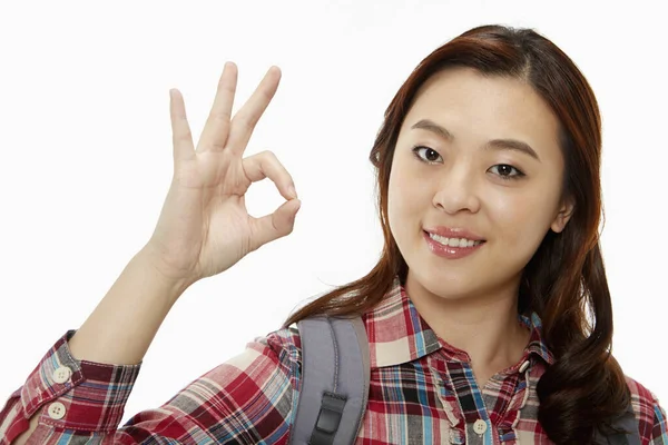 Mujer Alegre Mostrando Gesto Mano — Foto de Stock