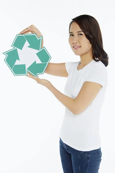 Vrouw Met Een Recycle Logo — Stockfoto