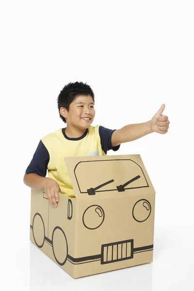 Niño Autobús Cartón Mostrando Gesto Mano — Foto de Stock