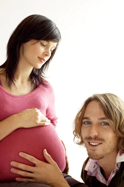 Tipo Tocando Estómago Esposa Embarazada — Foto de Stock