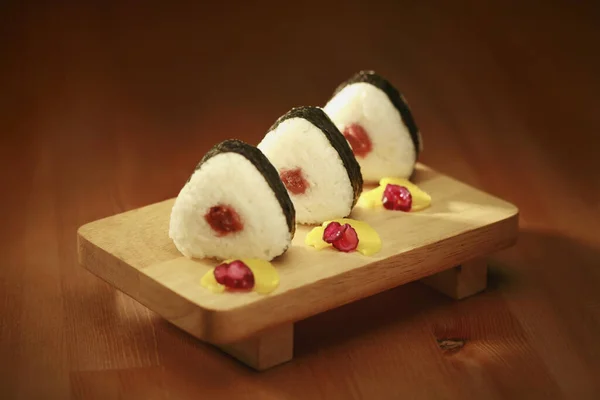 Sushi Träbricka — Stockfoto