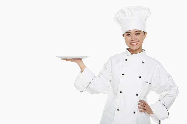 Chef Mujer Sosteniendo Una Bandeja — Foto de Stock