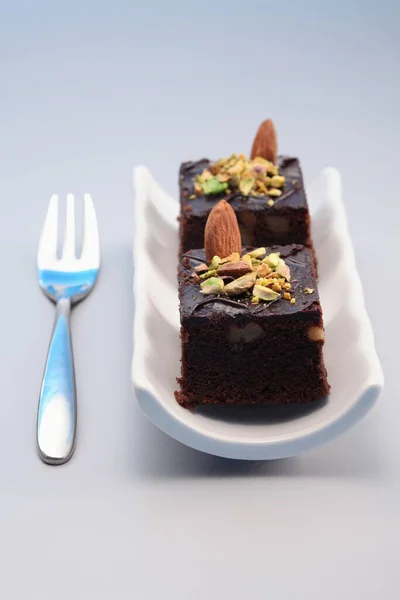 Brownie Com Cobertura Amêndoa Pistache — Fotografia de Stock