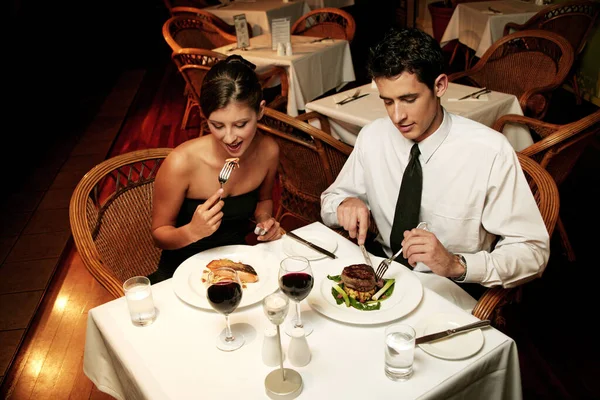 Couple Dinners Wear Celebrating Anniversary Eating Restaurant — Stock Photo, Image