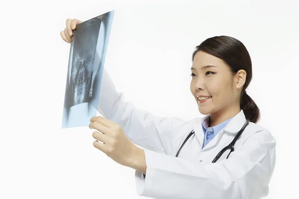 Medical Personnel Checking Ray Film — Stock Photo, Image