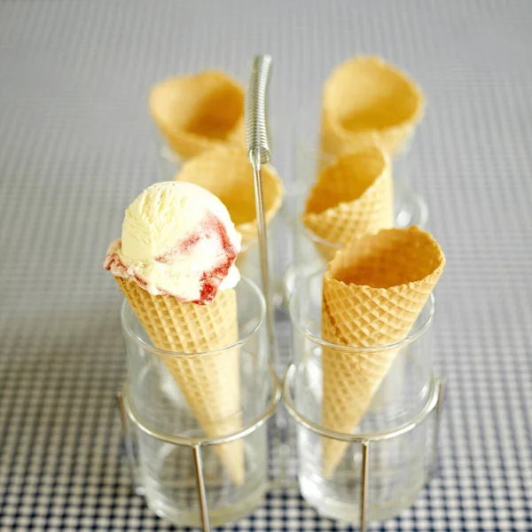 Raspberry Ripple Ice Cream Cone Holder Table Blue Gingham Cloth — Stock Photo, Image