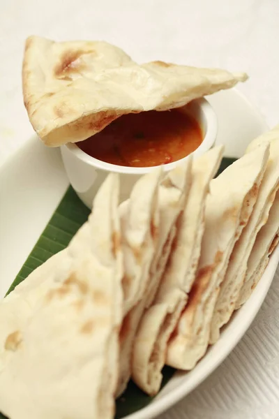 Pane Naan Con Salsa Curry — Foto Stock