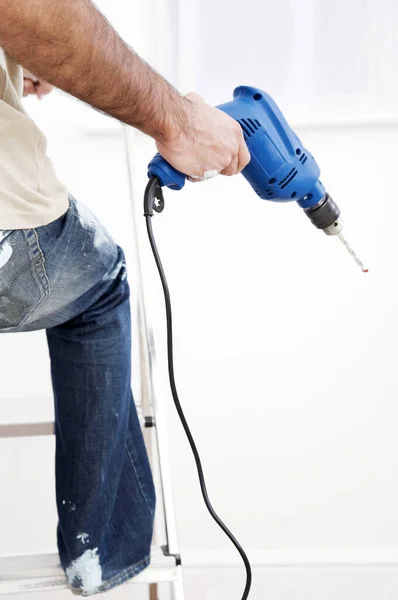 Homem Segurando Broca Energia — Fotografia de Stock